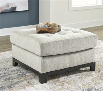 Maxon Place Oversized Puf