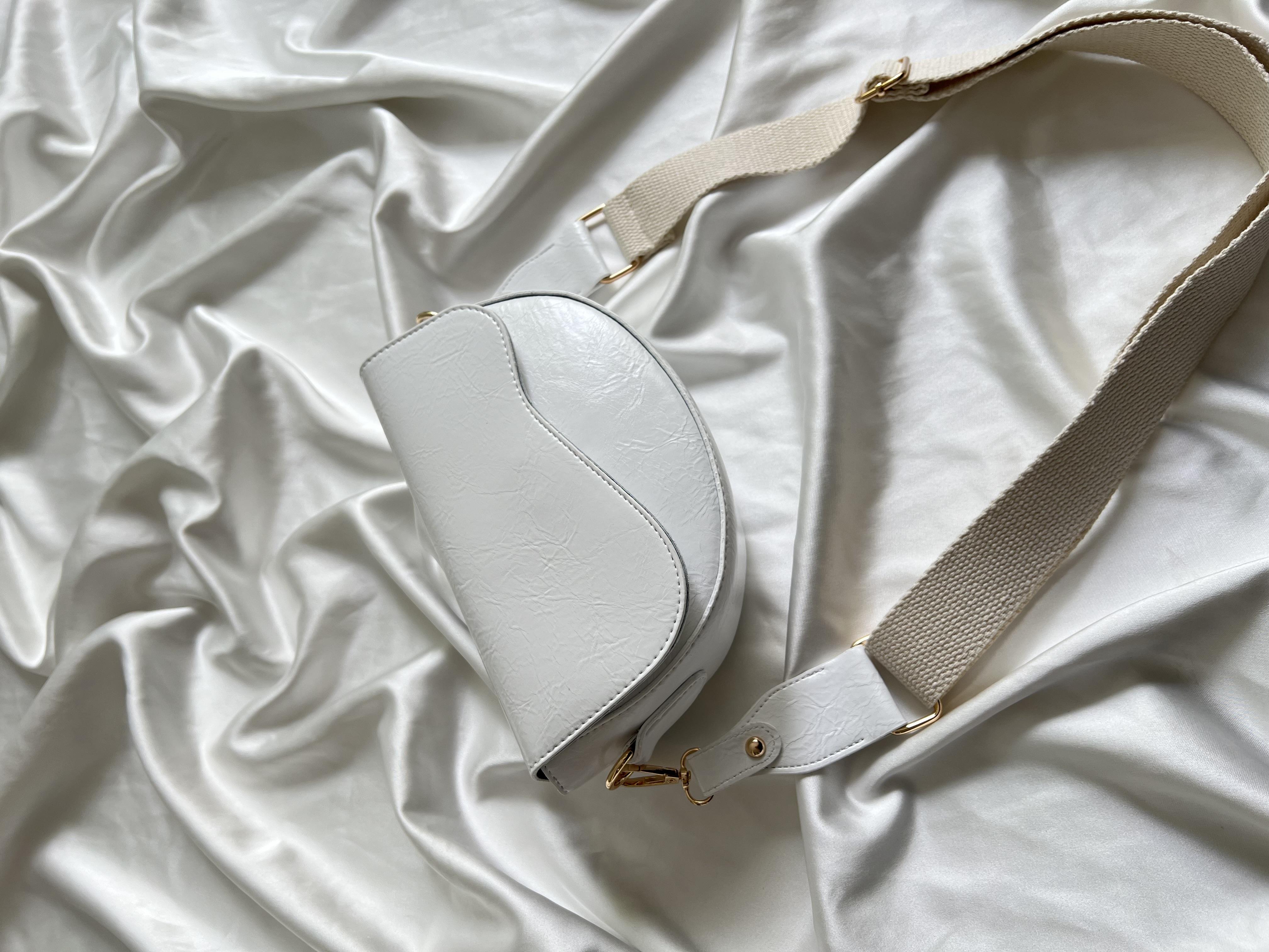 Oval Model El Ve Kadın Omuz Çantası Beyaz