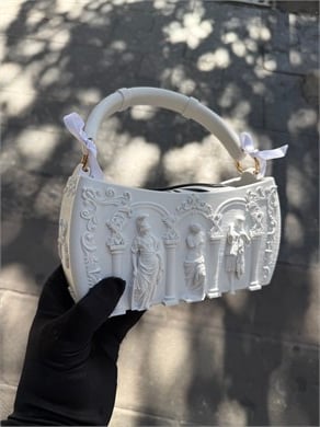 3D Baskı Vintage Desenli Heykel Figürlü Beyaz Kadın El ve Omuz Çantası