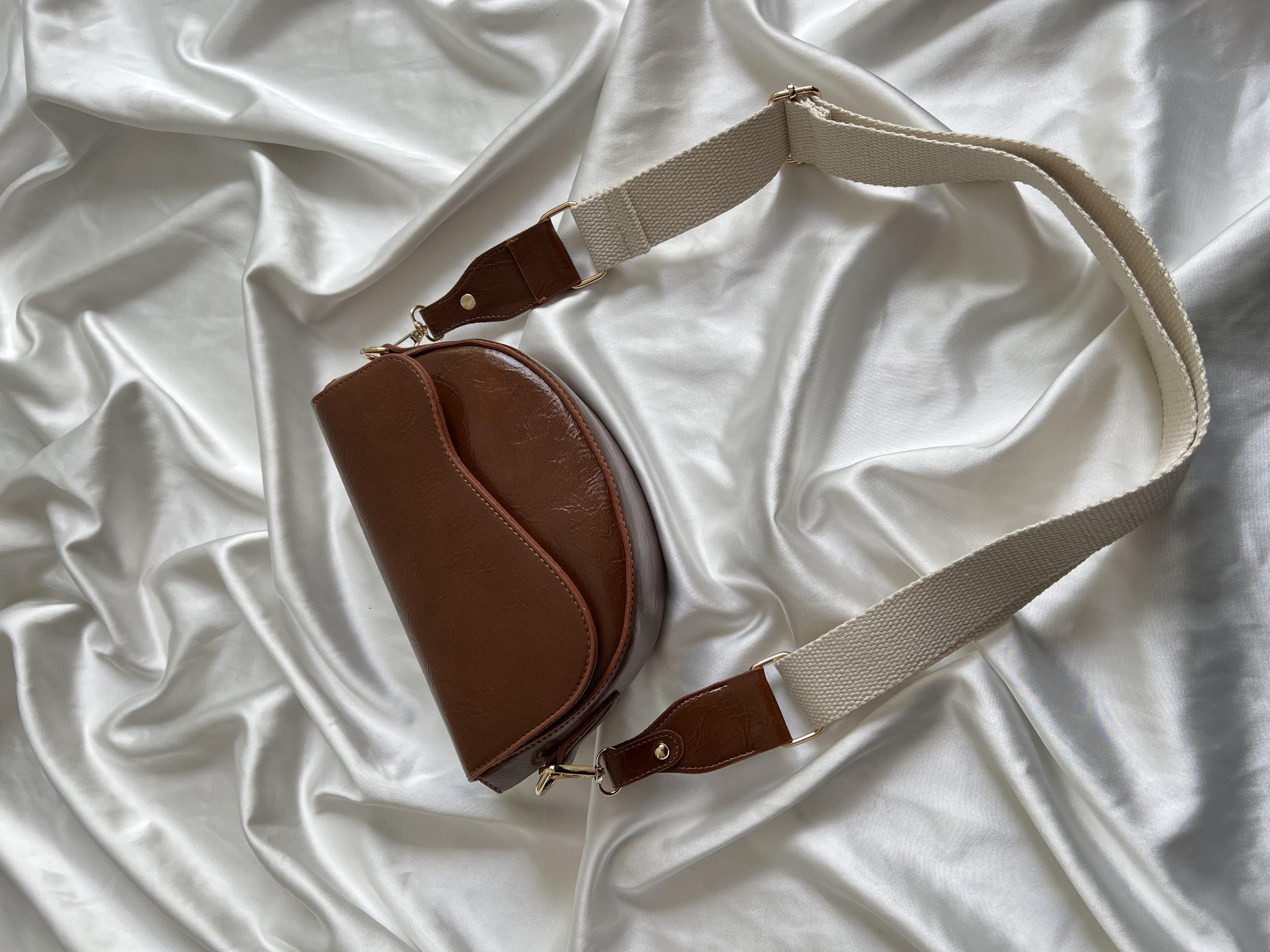 Oval Model El Ve Kadın Omuz Çantası Taba