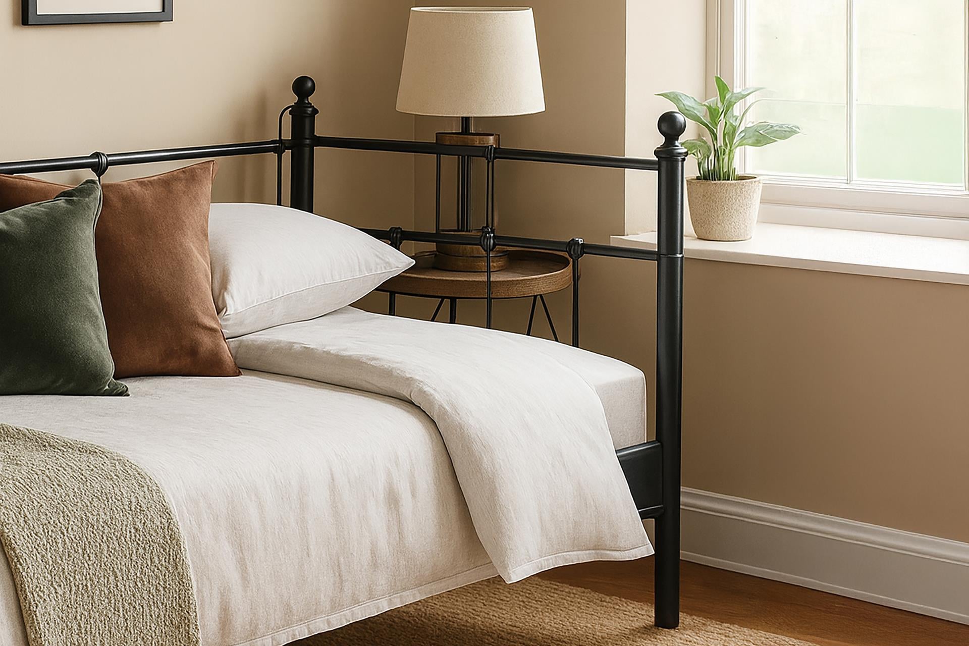 Unimet Lalas Daybed Tek Kişilik Siyah Metal Karyola 