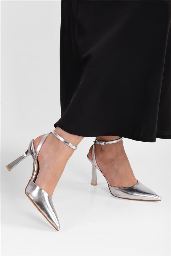 Kadın Martini Gümüş Parlak Kemerli Bilek Bağlı Stiletto