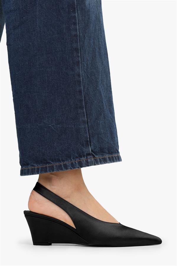 Kadın Rade Siyah Saten Stiletto