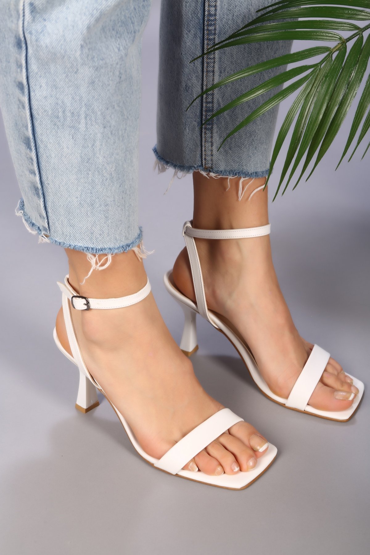 Kadın Venna Beyaz Cilt Tek Bant Topuklu Ayakkabı