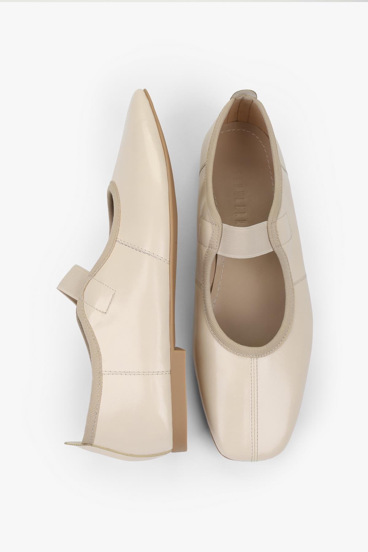 Kadın Bless Ekru Cilt Lastikli Spor Babet · 2