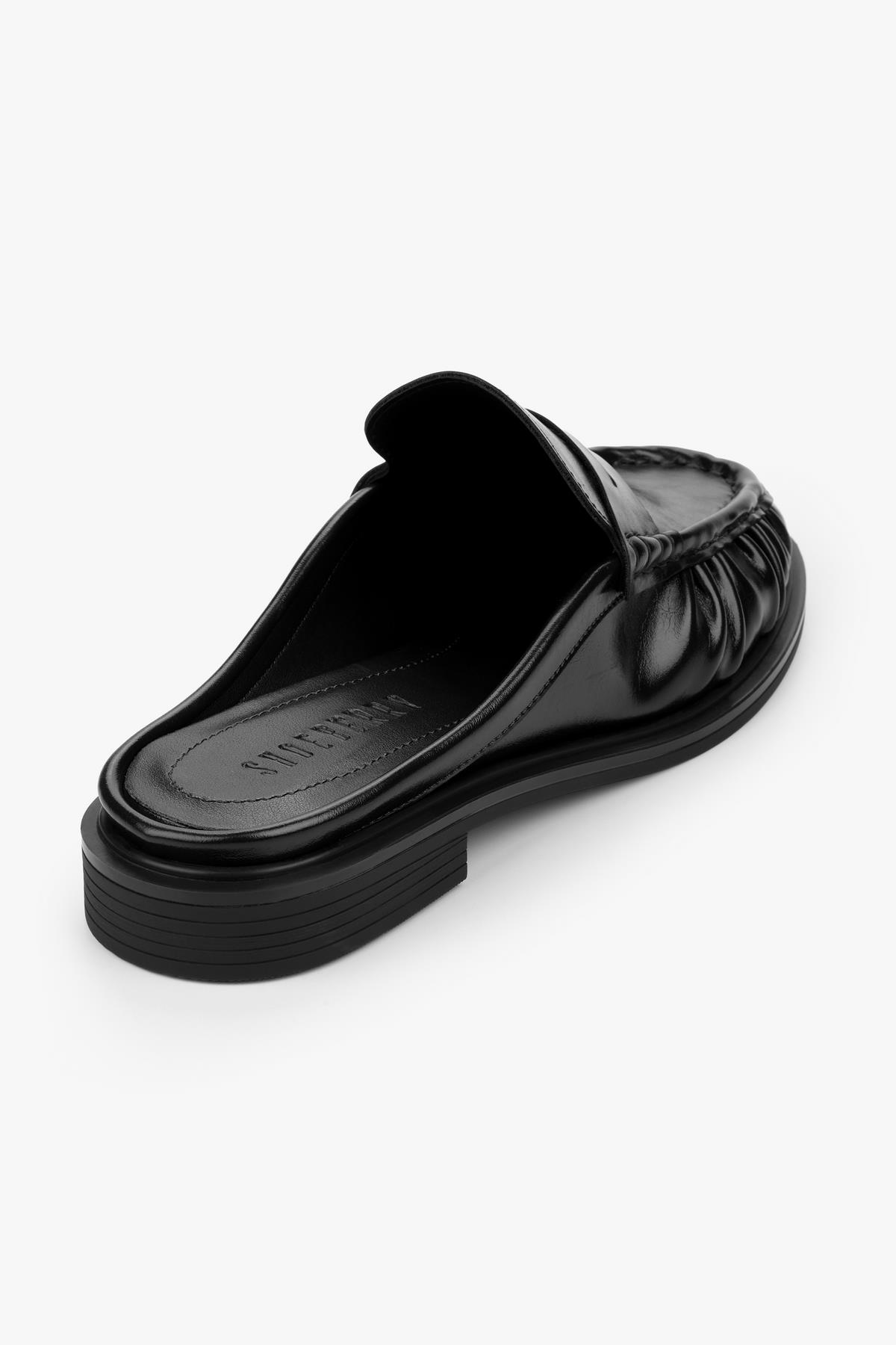 Kadın Mavien Siyah Cilt Büzgülü Terlik Loafer · 4