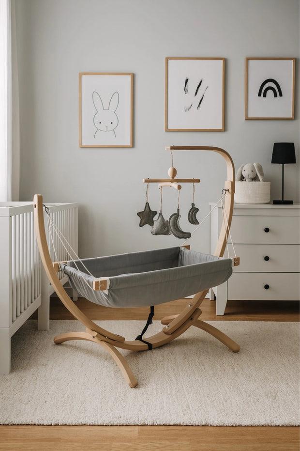 Bebekonfor Ahşap Bebek Hamağı Sallanabilir-Sabitlenebilir Oyuncaklı Gri