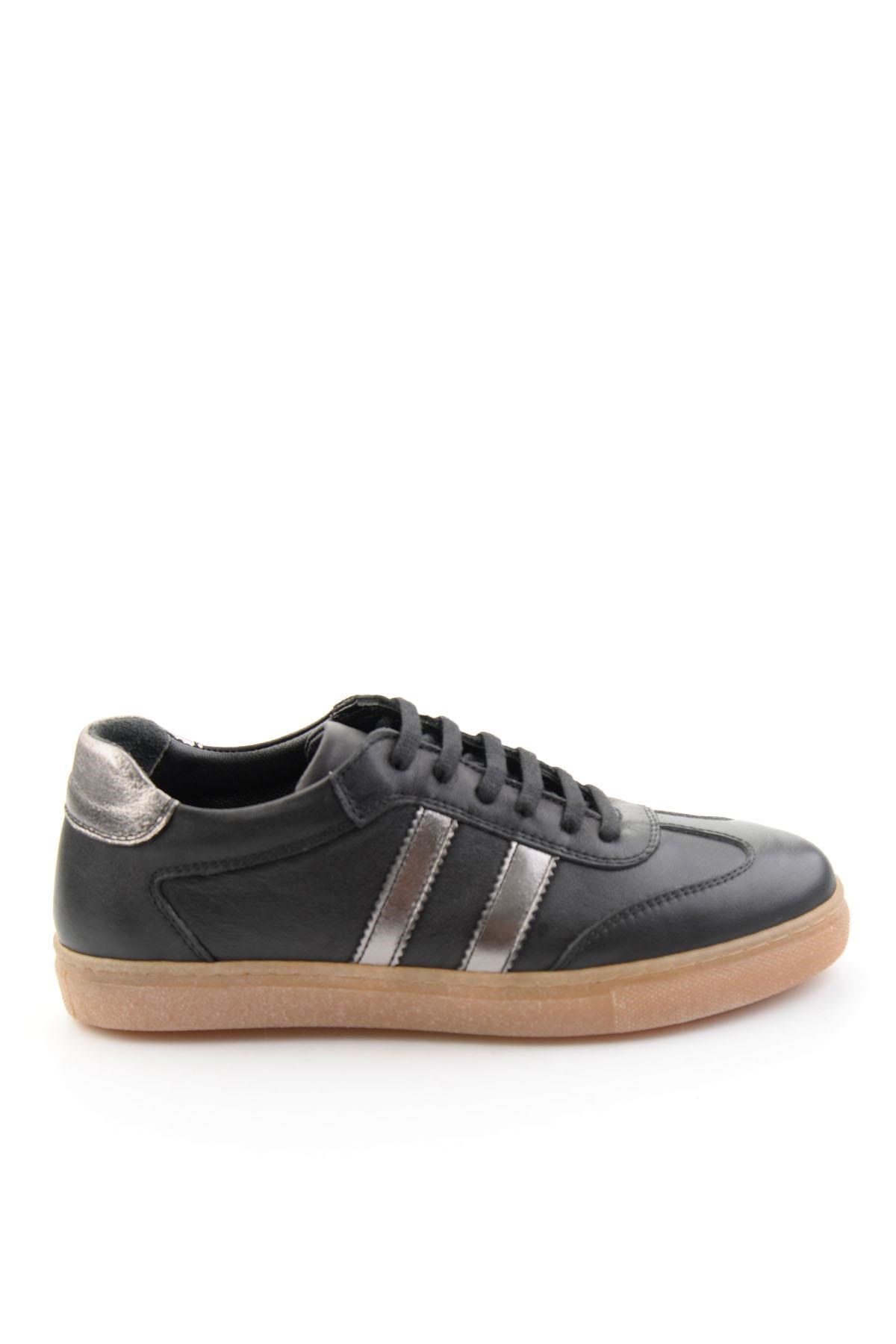 Siyah Beyaz Hakiki Deri Kadın Sneaker K01045050103
