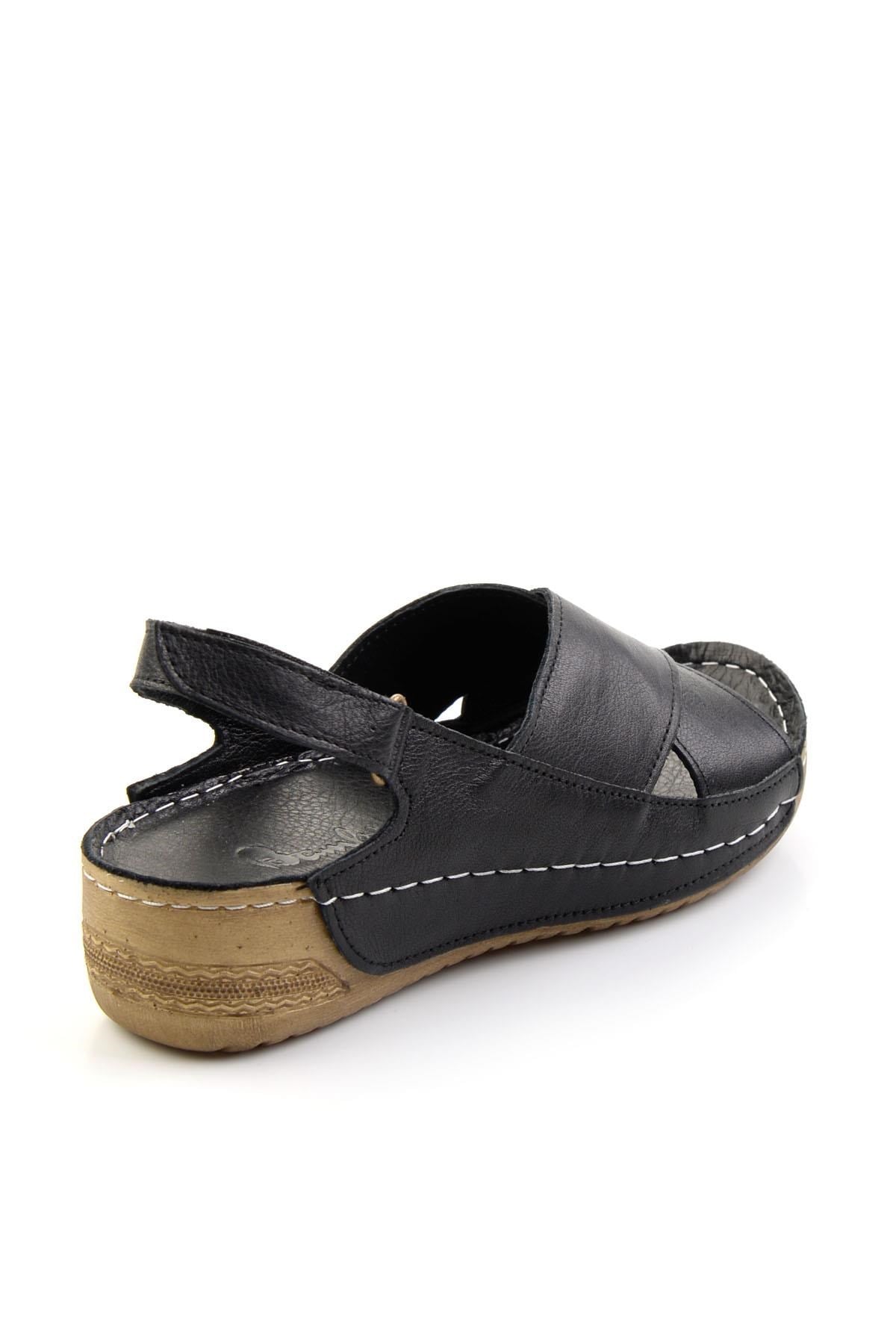 Siyah Hakiki Deri Kadın Sandalet K05331031103