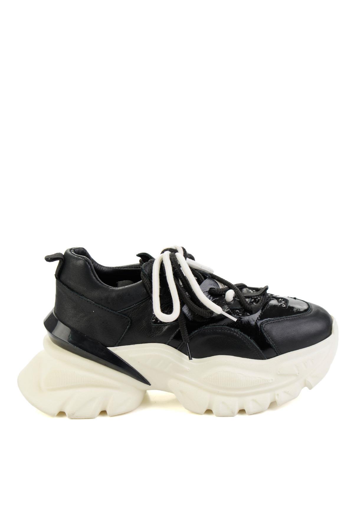 Siyah Hakiki Deri Kadın Sneaker K01480004103