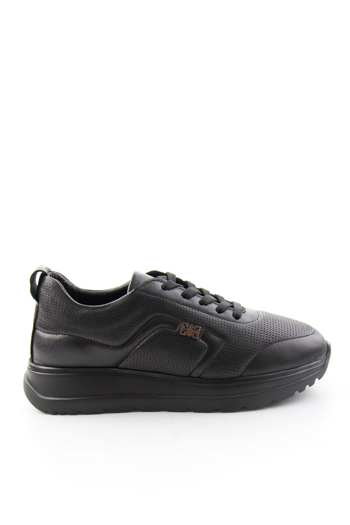 Siyah Hakiki Deri Kadın Sneaker K01753000403