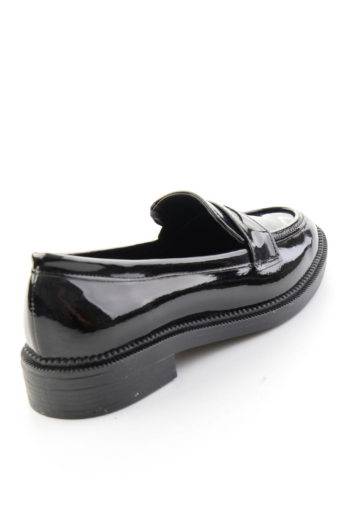 Siyah  Kadın Loafer Ayakkabı K01216100198