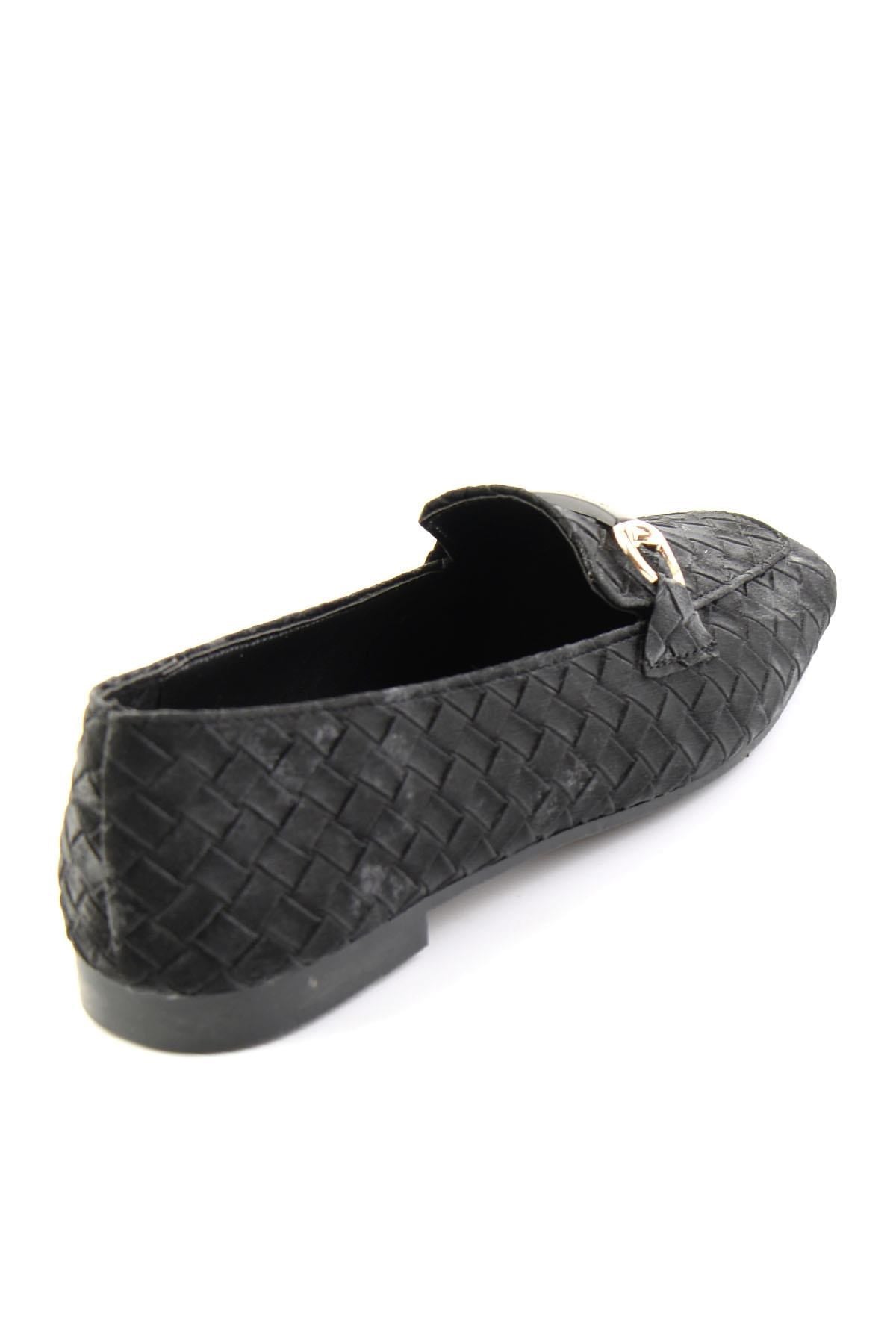 Siyah  Kadın Loafer Ayakkabı K01641023071