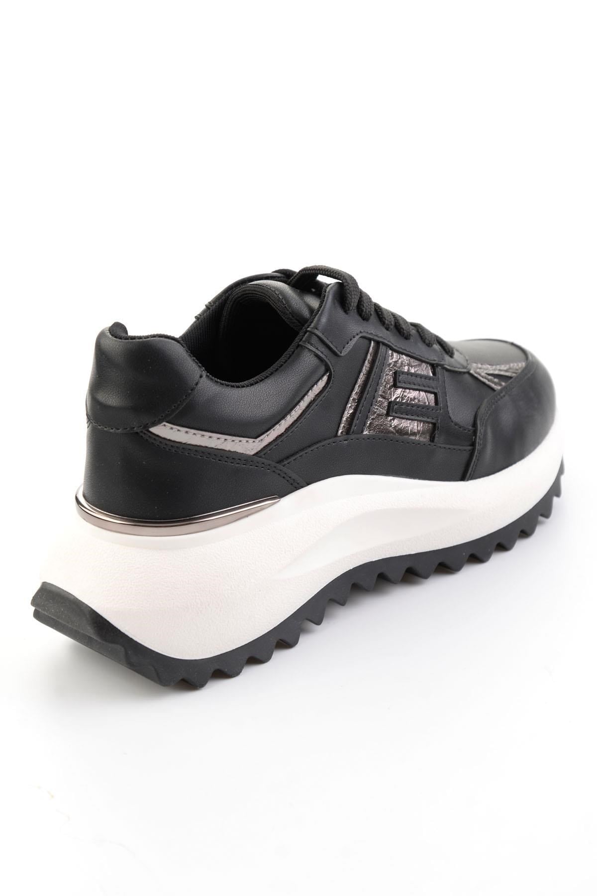 Siyah  Kadın Sneaker K01791072909