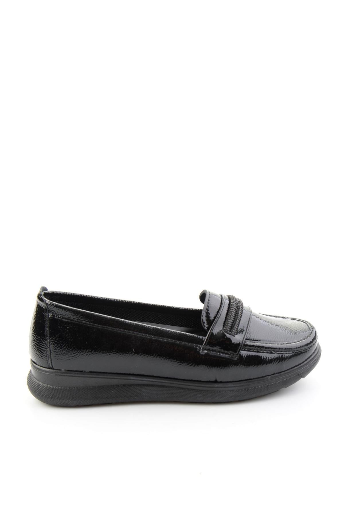 Siyah Kırışık Rugan  Kadın Loafer Ayakkabı K01536105812