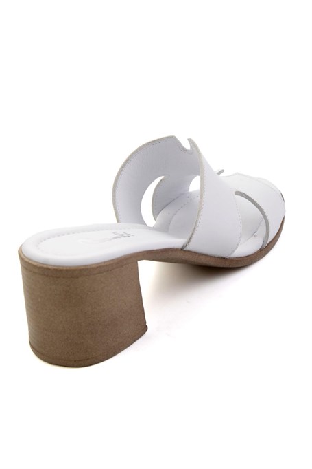 Beyaz Hakiki Deri Kadın Terlik K04040156203