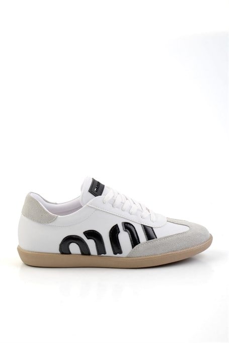 Beyaz Siyah  Kadın Sneaker K01179888809