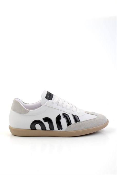 Beyaz Siyah  Kadın Sneaker K01179888809