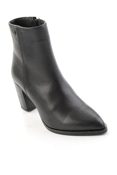 Siyah Baskı Detaylı Hakiki Deri Kadın Bot & Bootie K02750740710