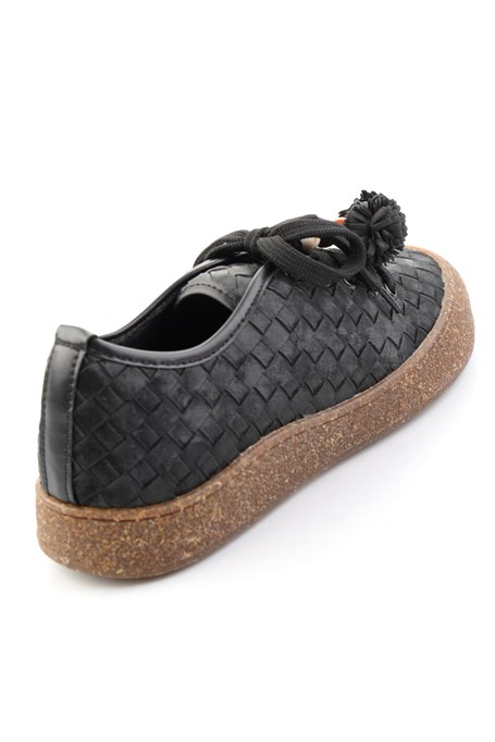 Siyah Baskı Detaylı  Kadın Sneaker K01646000410