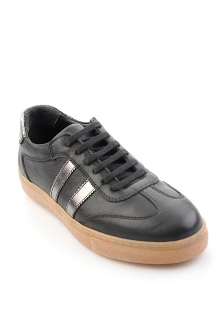 Siyah Beyaz Hakiki Deri Kadın Sneaker K01045050103