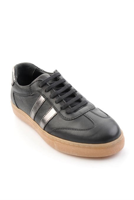 Siyah Beyaz Hakiki Deri Kadın Sneaker K01045050103