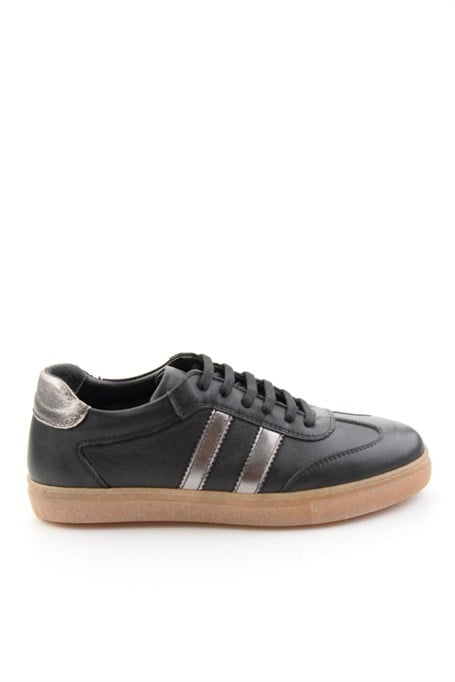 Siyah Beyaz Hakiki Deri Kadın Sneaker K01045050103