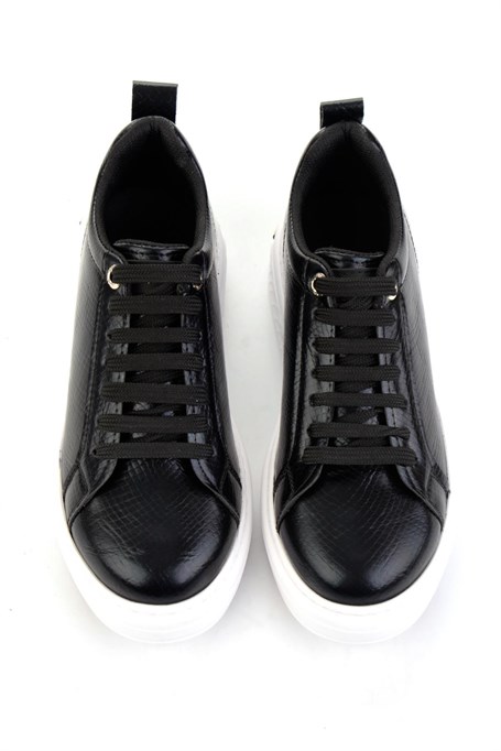 Siyah Beyaz  Kadın Sneaker K01377024107