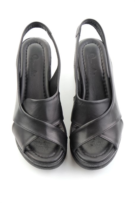 Siyah Hakiki Deri Kadın Sandalet K05275116003