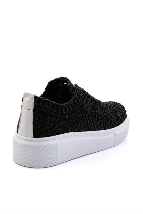 Siyah Hakiki Deri Kadın Sneaker K01303018716