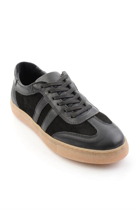 Siyah Hakiki Deri Kadın Sneaker K01649200303