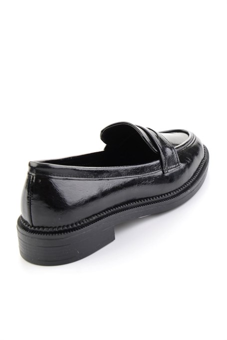 Siyah  Kadın Loafer Ayakkabı K01216100142