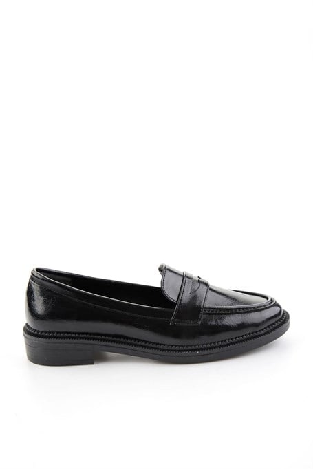 Siyah  Kadın Loafer Ayakkabı K01216100142