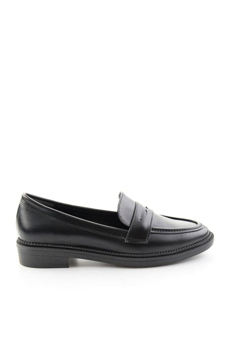 Siyah  Kadın Loafer Ayakkabı K01216100109