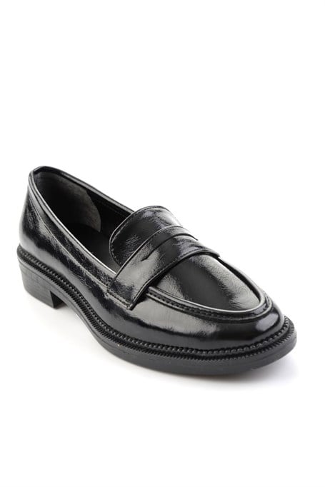 Siyah  Kadın Loafer Ayakkabı K01216100142