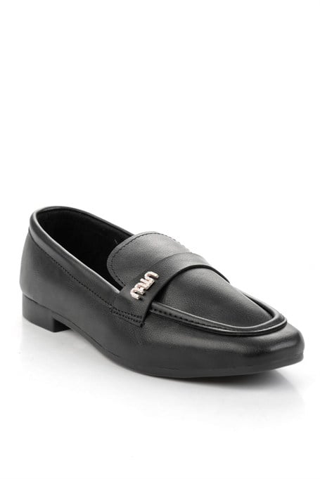 Siyah  Kadın Loafer Ayakkabı K01688011609