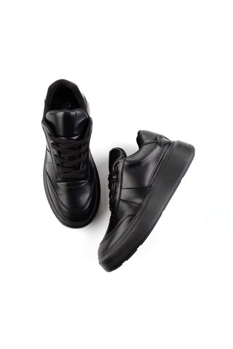 Siyah  Kadın Sneaker K01212120209