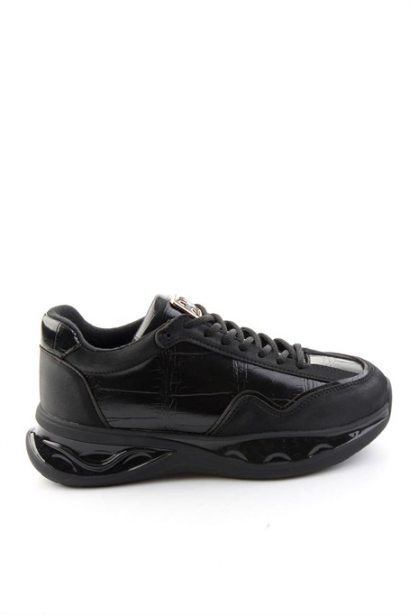 Siyah  Kadın Sneaker K01228092109