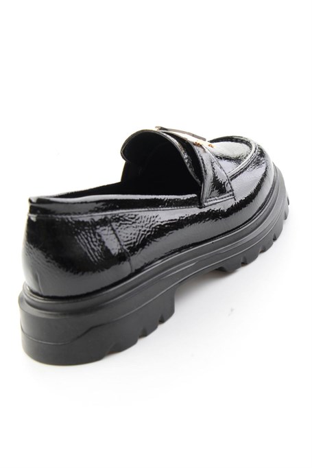 Siyah Kırışık Rugan  Kadın Loafer Ayakkabı K01997011312