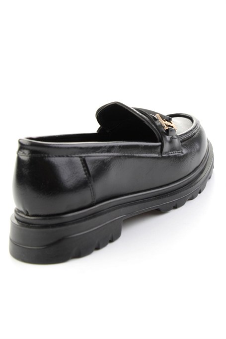 Siyah Parlak  Kadın Loafer Ayakkabı K01179828109
