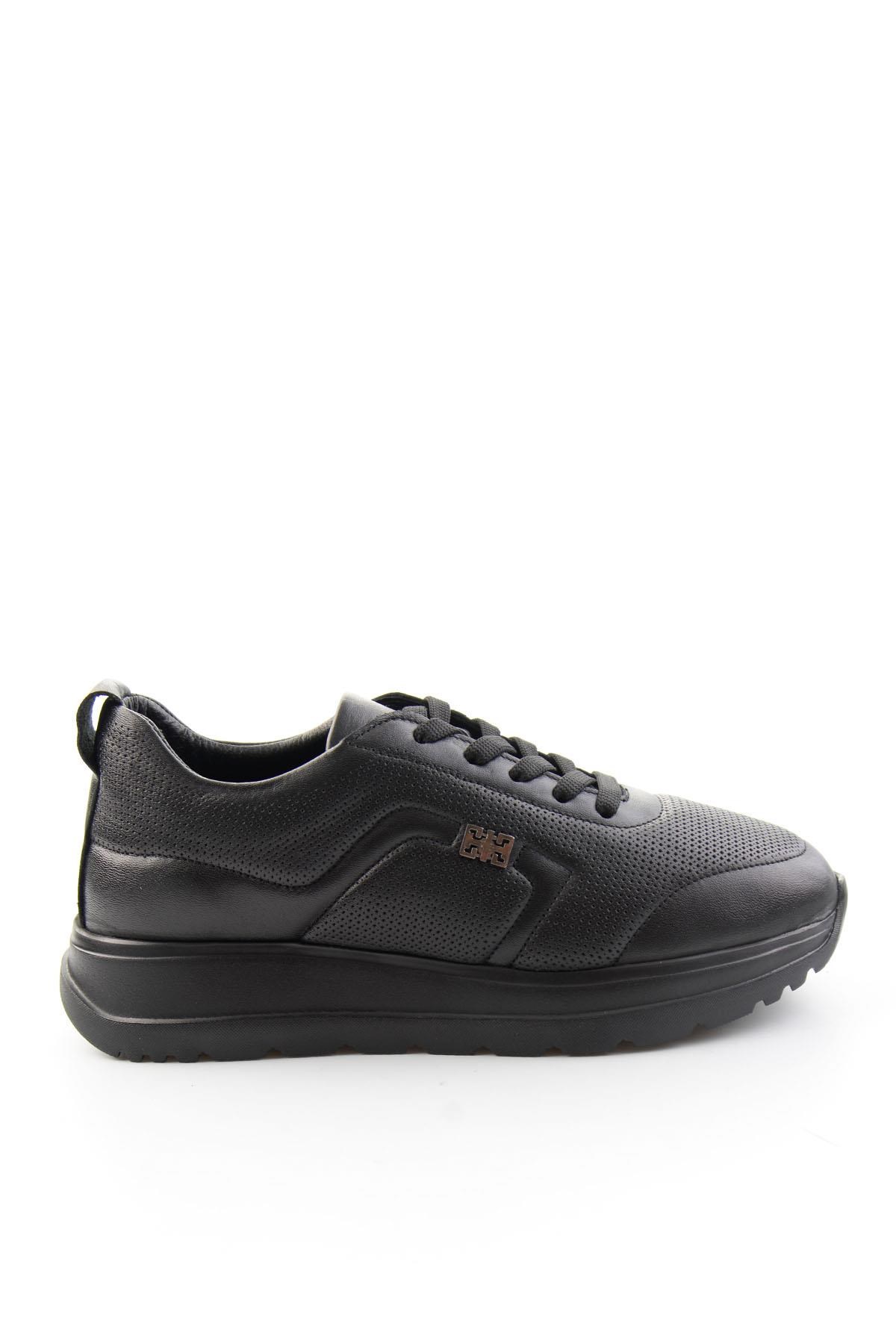 Siyah Hakiki Deri Kadın Sneaker K01753000403