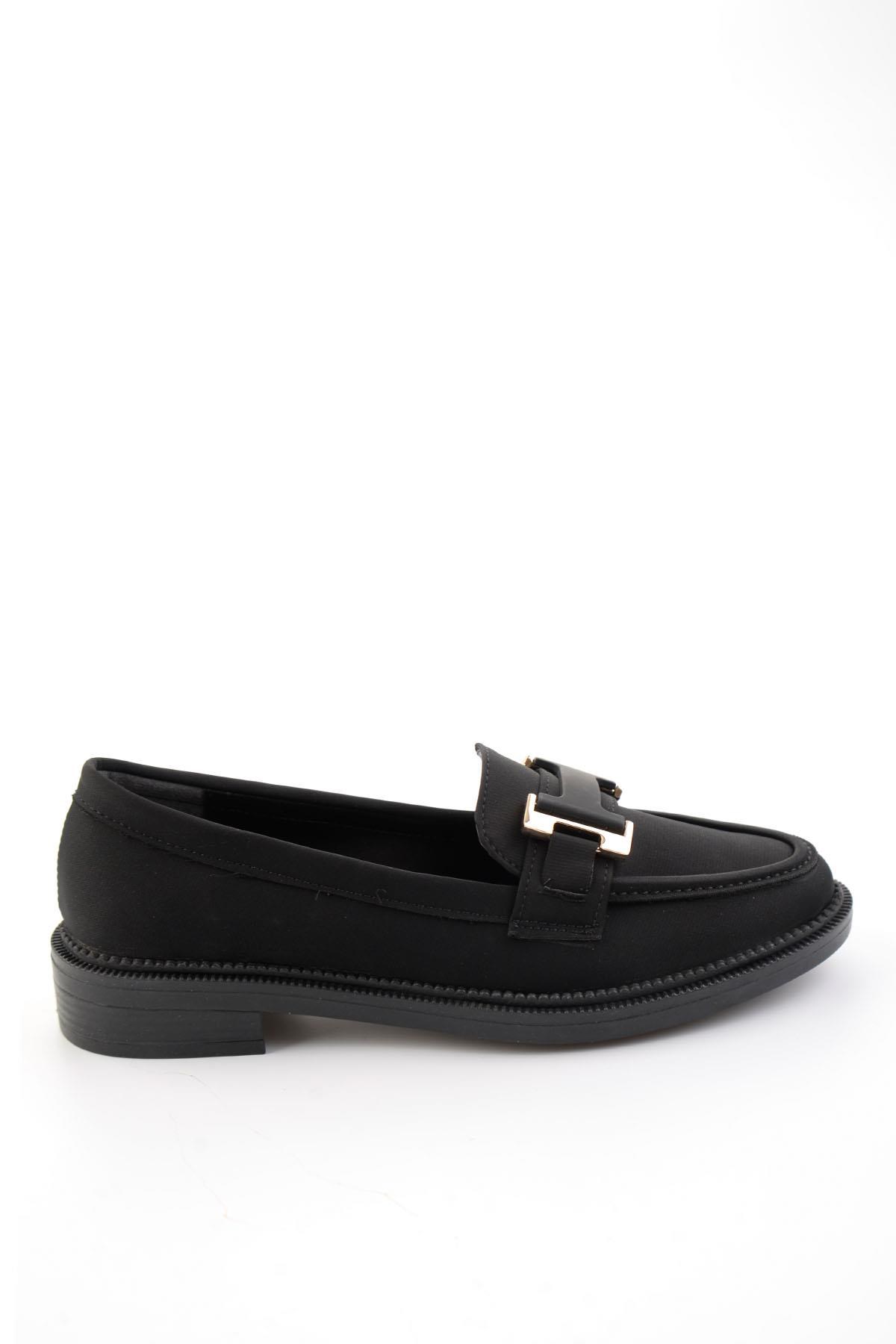 Siyah  Kadın Loafer Ayakkabı K01216100071