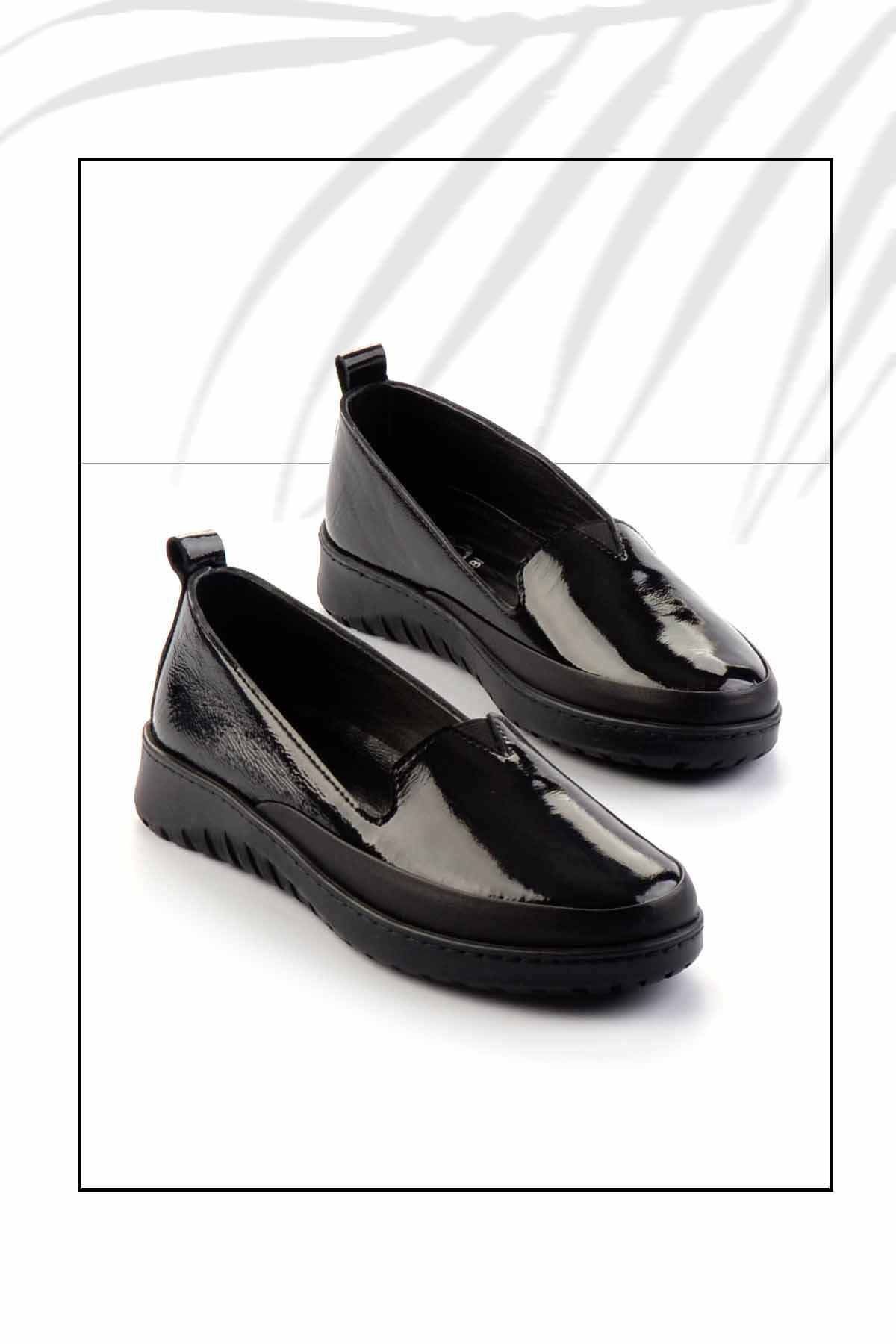 Siyah Leather Kadın Babet K01331333308