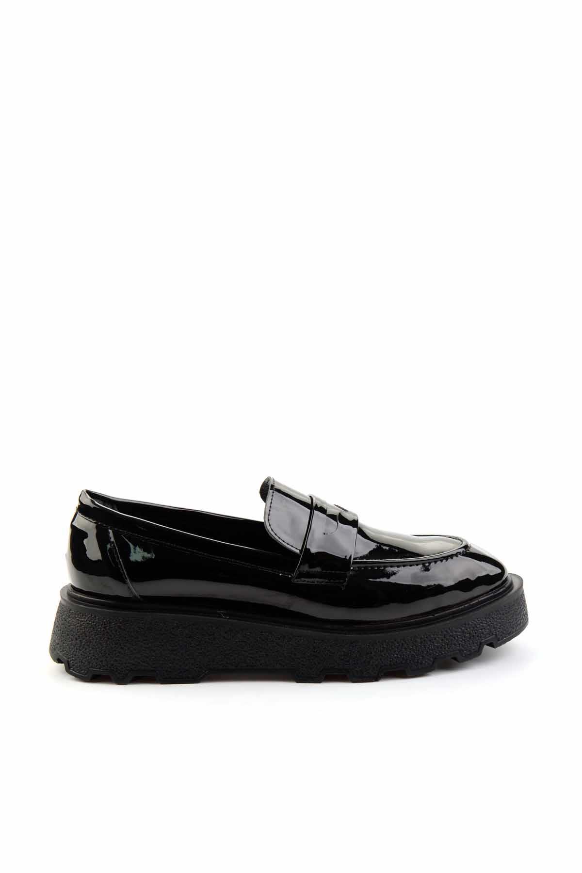 Siyah Rugan  Kadın Loafer Ayakkabı K01327241008