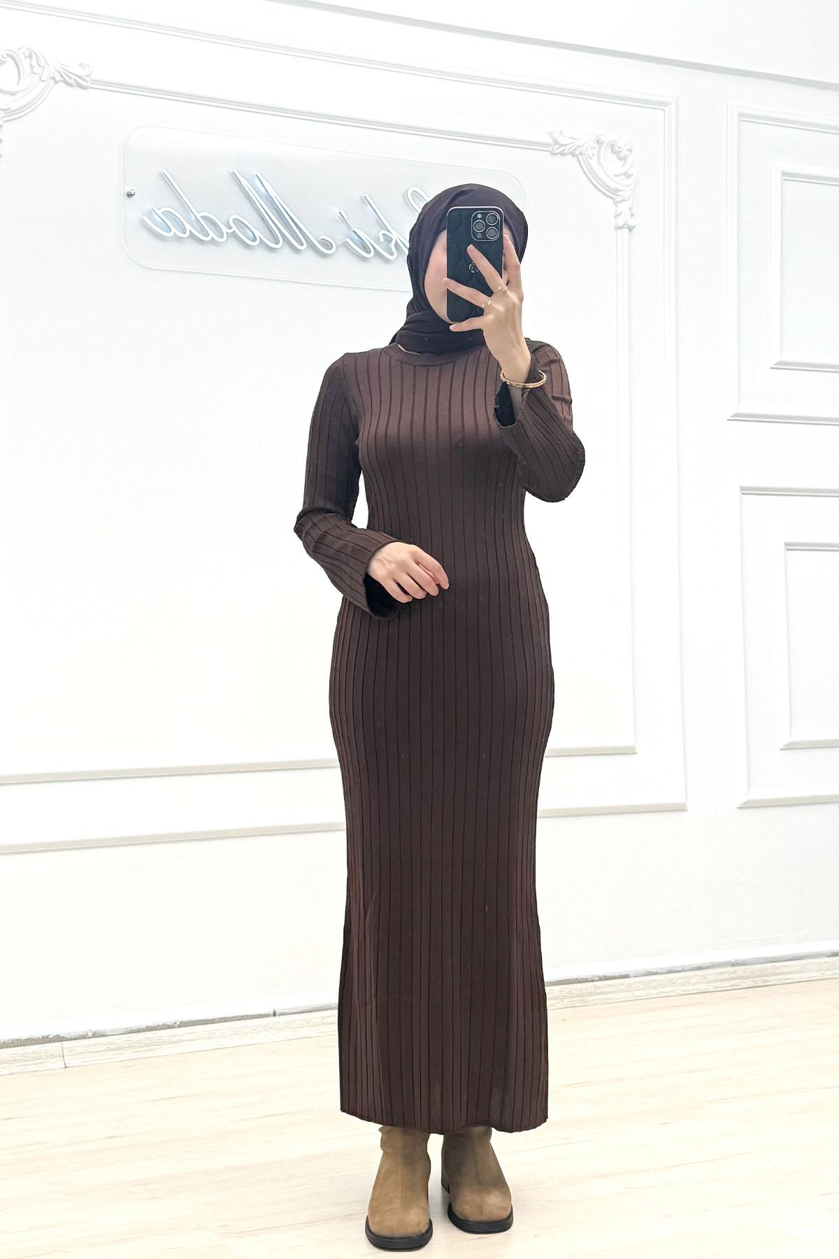 Bisiklet Yaka Acı Kahve Triko ElbiseHM3130