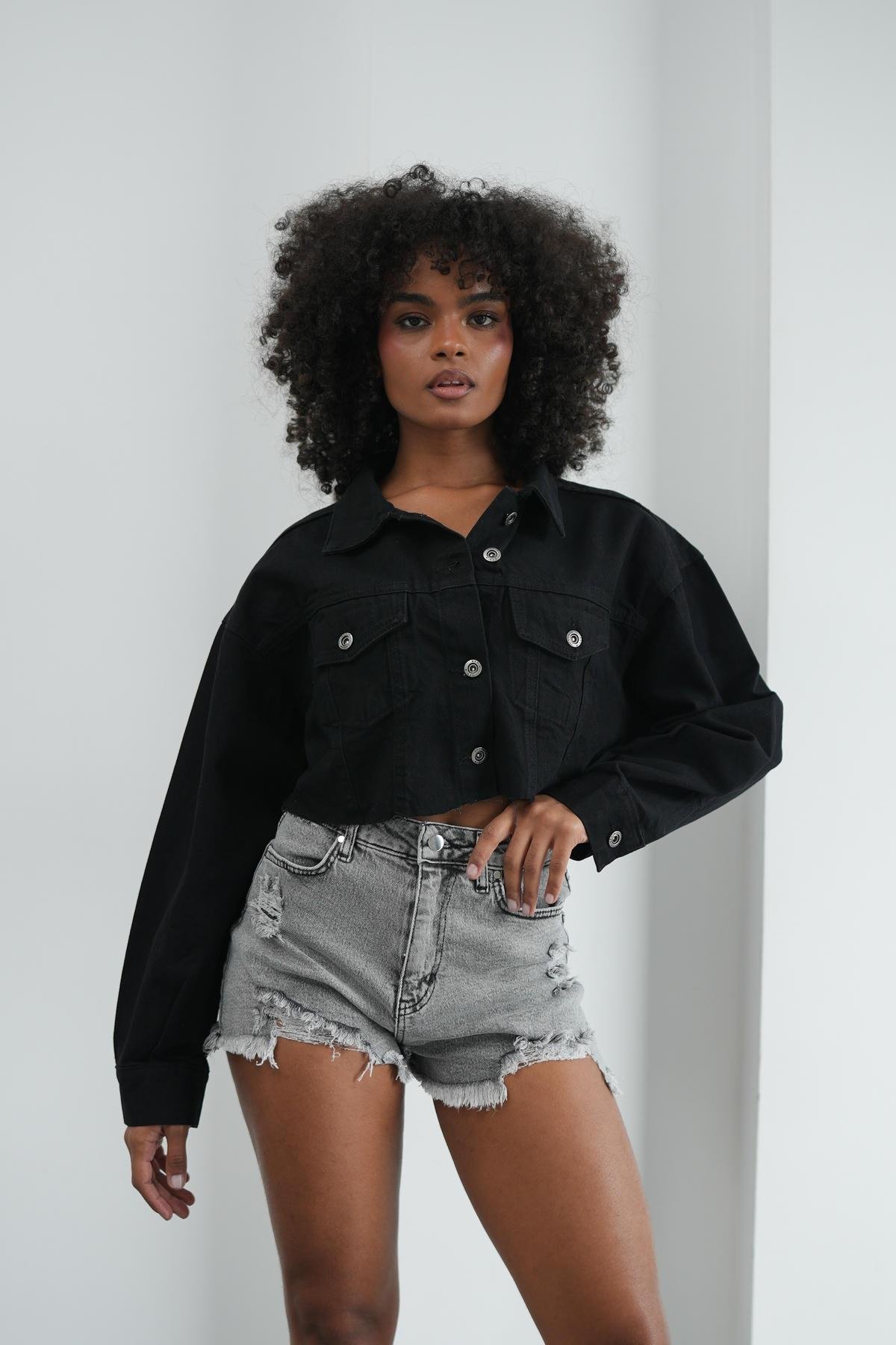 Düğmeli Crop Siyah Denim CeketHM1328