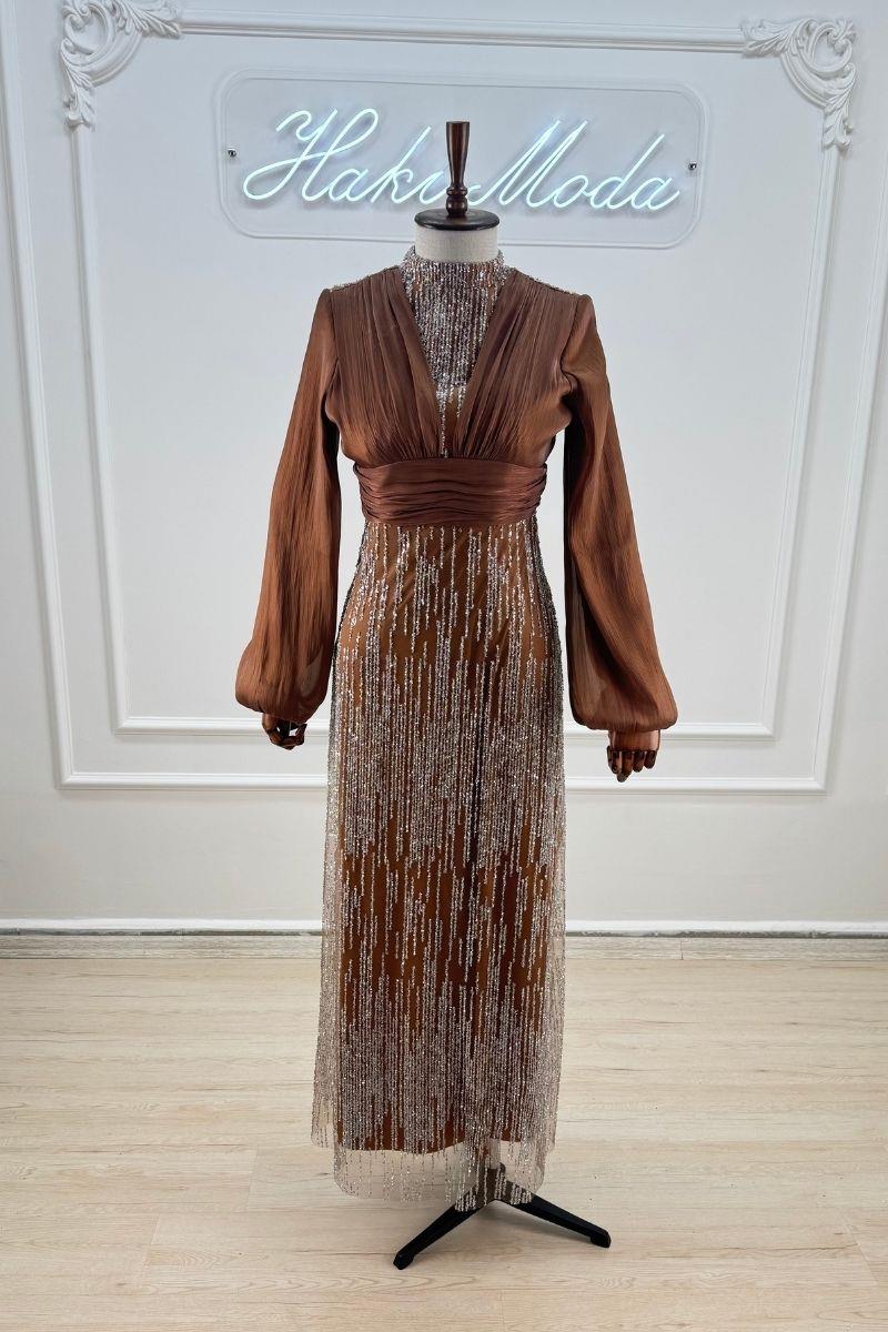 Işıltılı Taş İşlemeli Tesettür AbiyeLP6204