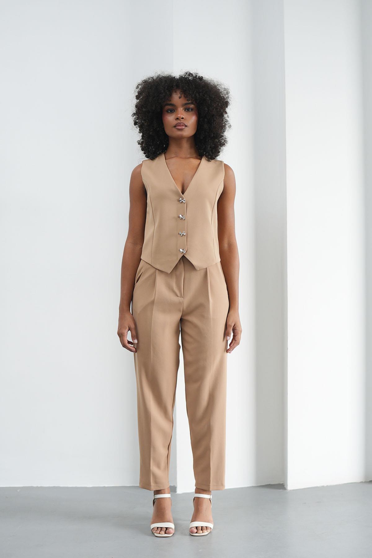 Kelebek Düğmeli Camel YelekHM1336