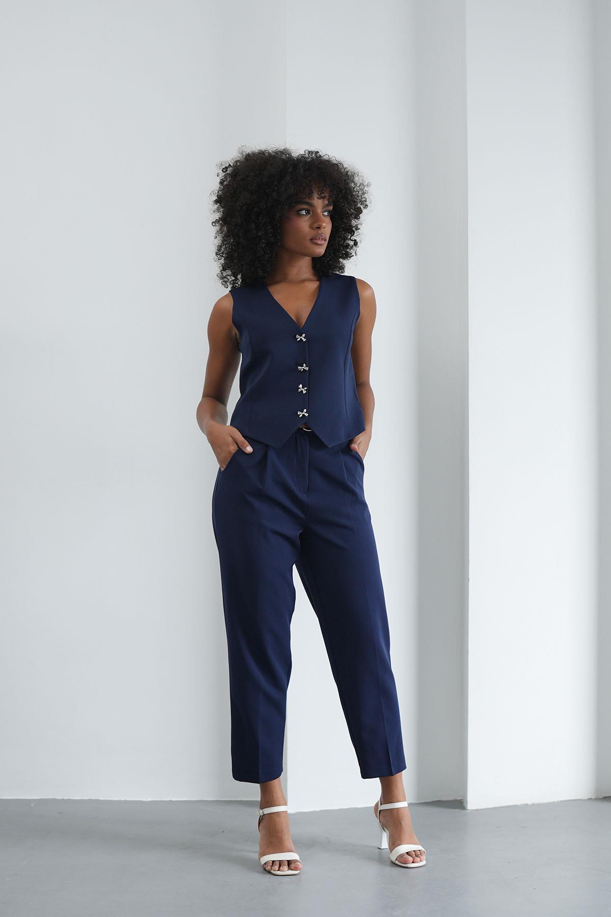 Kelebek Düğmeli Lacivert Yelek HM1336