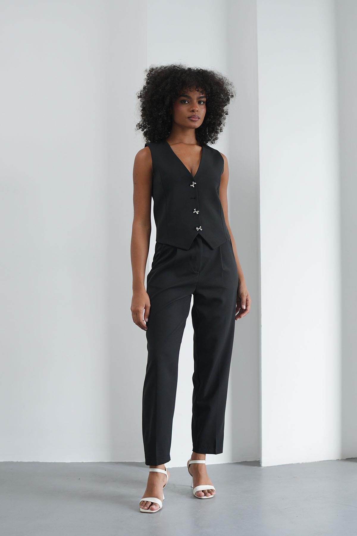 Kelebek Düğmeli Siyah YelekHM1336